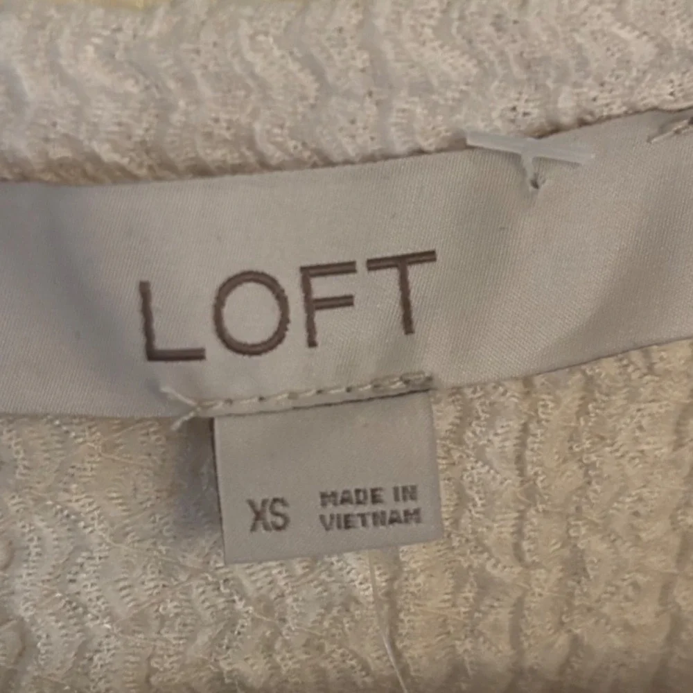 LOFT Cream Textured Long Sleeve Puff Shoulder Blouse XS Ivory Raglan Top